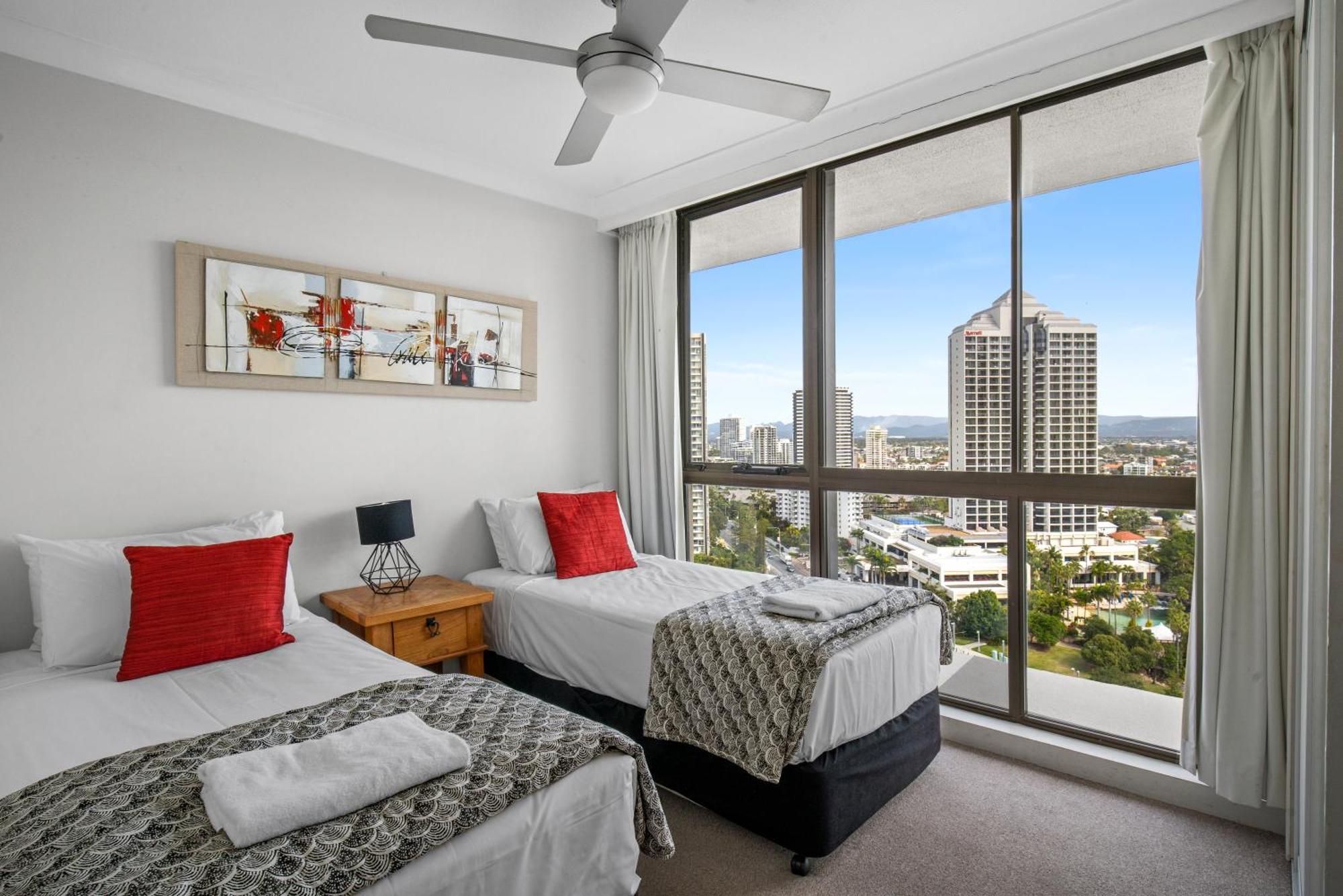 Capricorn One Beachside Holiday Apartments - Official Gold Coast Eksteriør billede