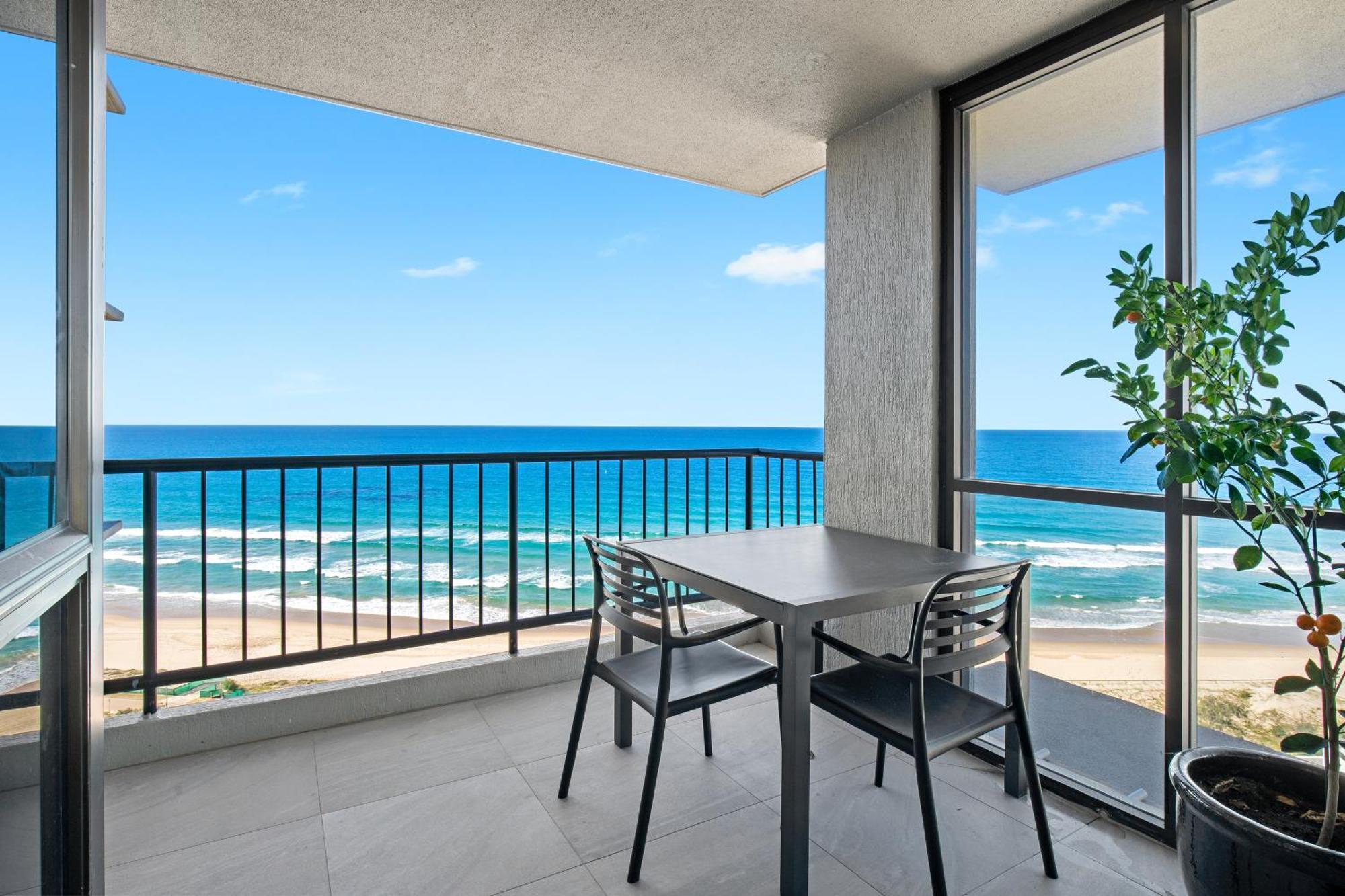 Capricorn One Beachside Holiday Apartments - Official Gold Coast Eksteriør billede