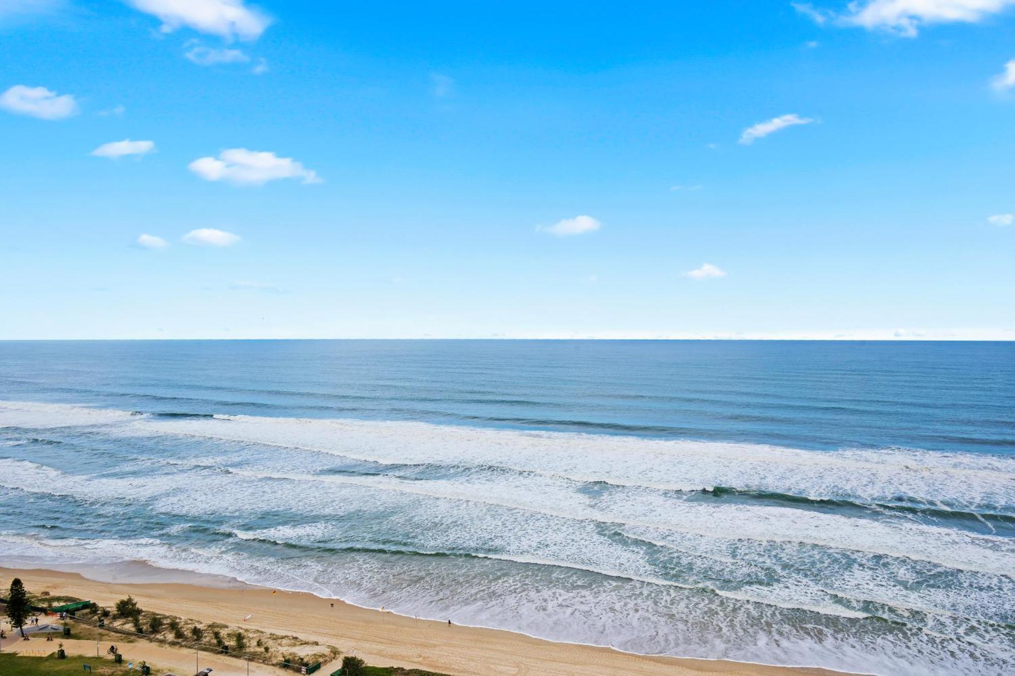 Capricorn One Beachside Holiday Apartments - Official Gold Coast Eksteriør billede