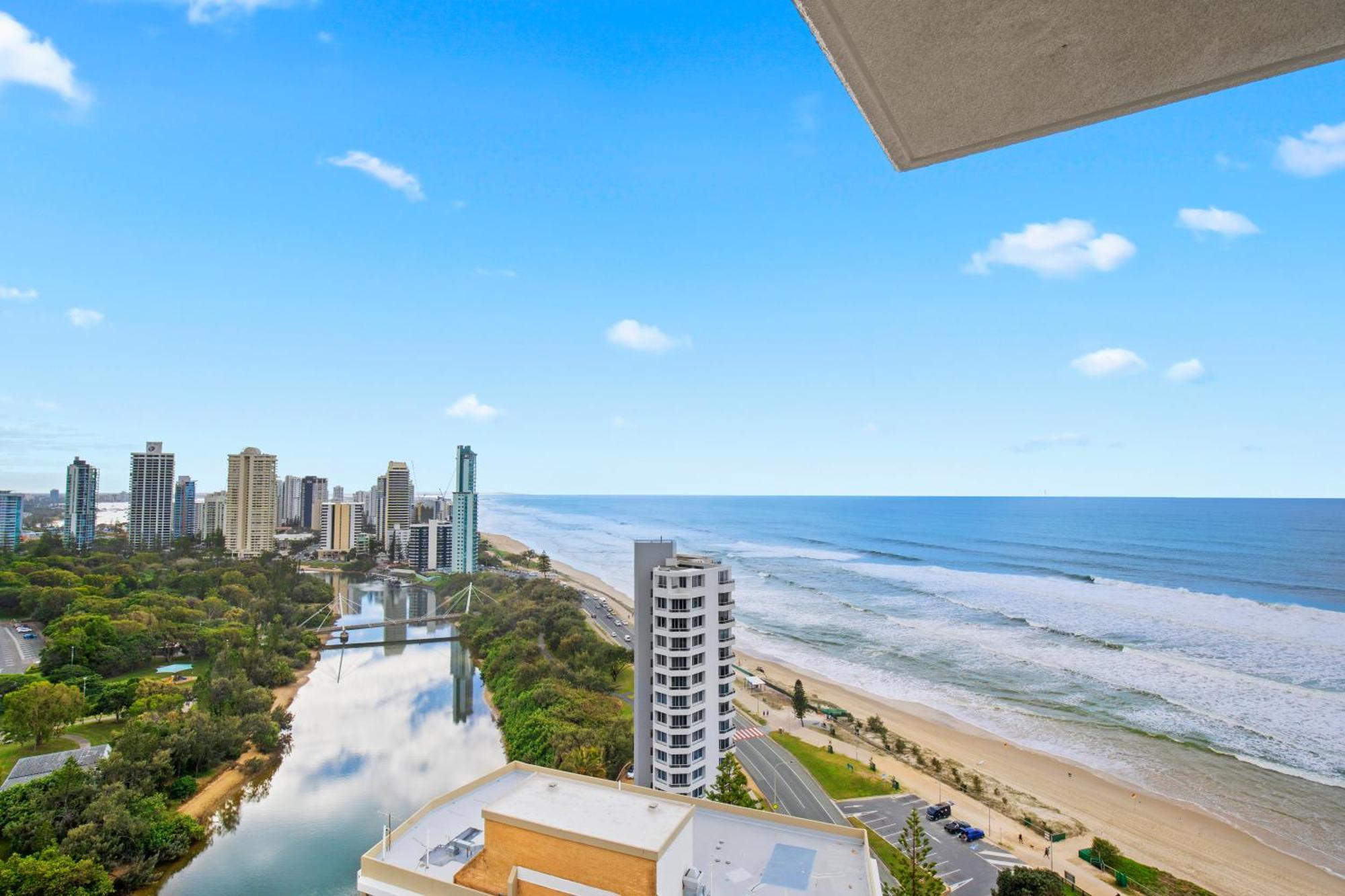 Capricorn One Beachside Holiday Apartments - Official Gold Coast Eksteriør billede