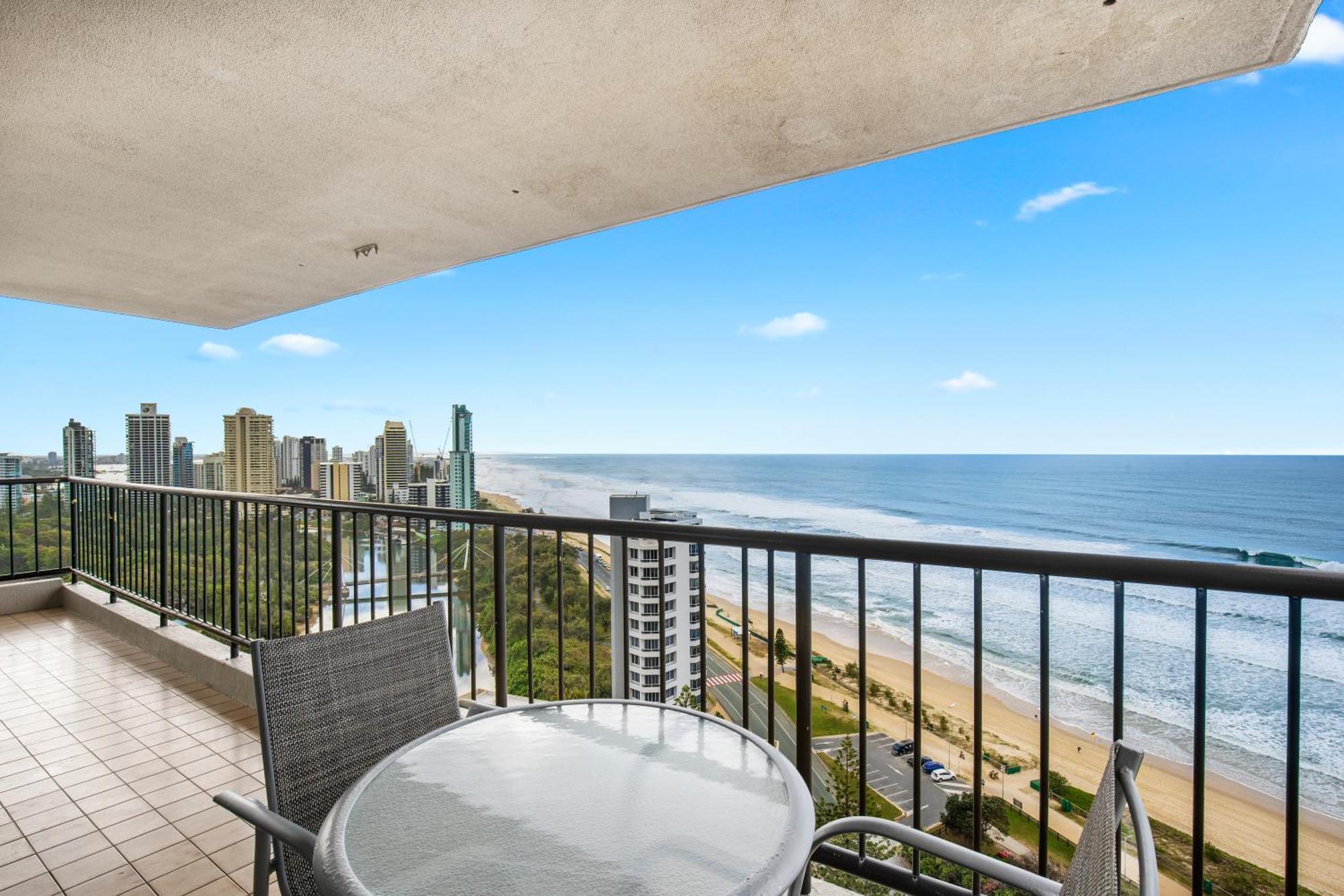 Capricorn One Beachside Holiday Apartments - Official Gold Coast Eksteriør billede