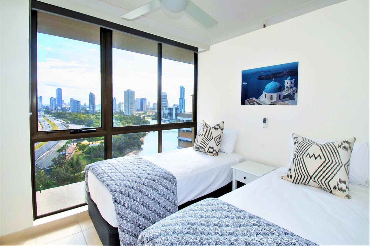 Capricorn One Beachside Holiday Apartments - Official Gold Coast Eksteriør billede
