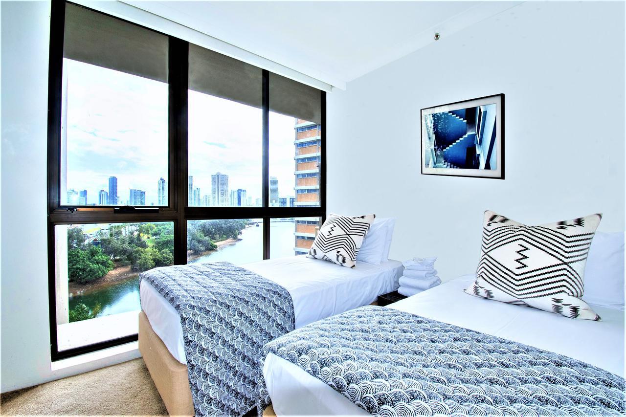 Capricorn One Beachside Holiday Apartments - Official Gold Coast Eksteriør billede