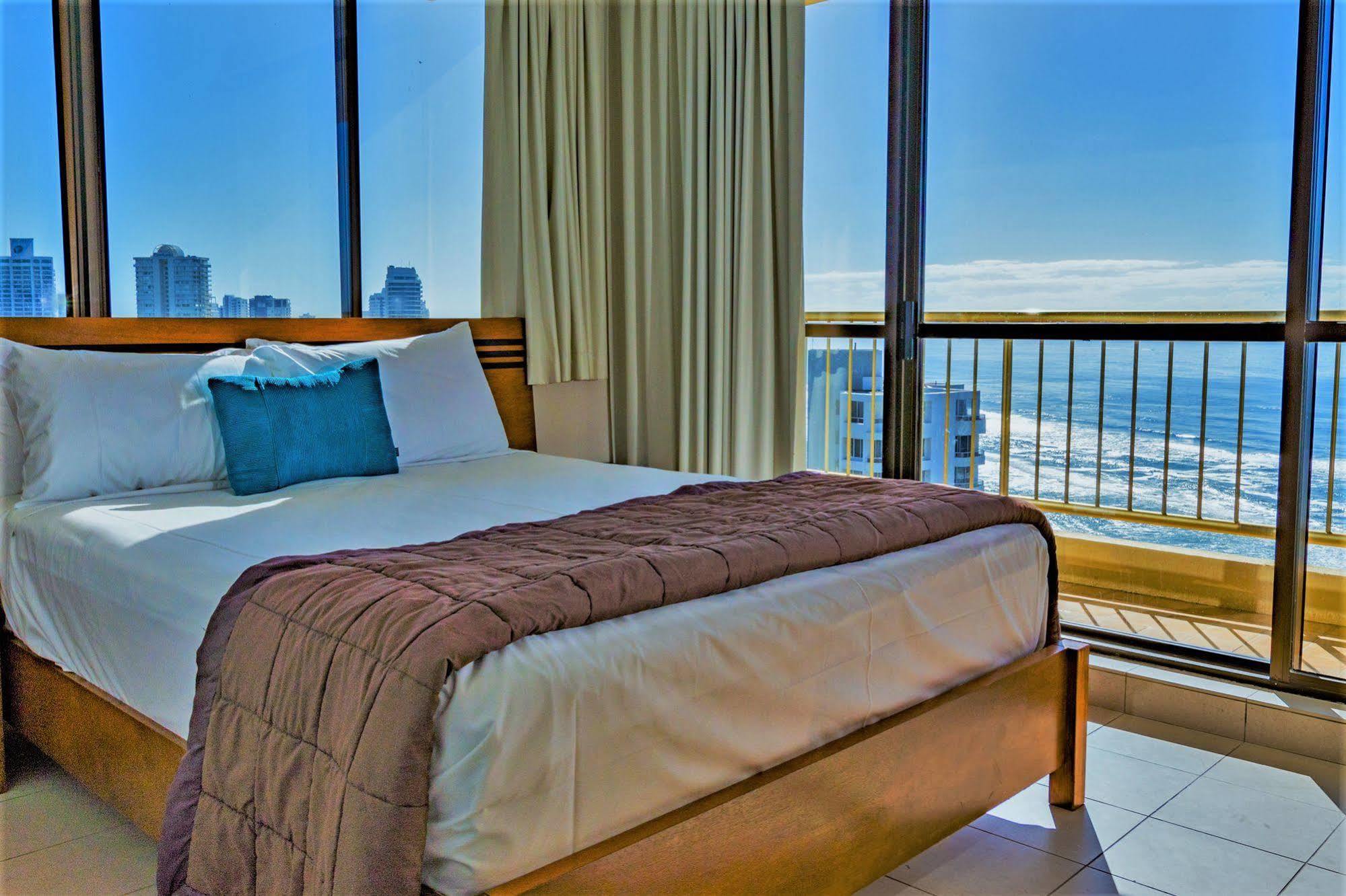 Capricorn One Beachside Holiday Apartments - Official Gold Coast Eksteriør billede
