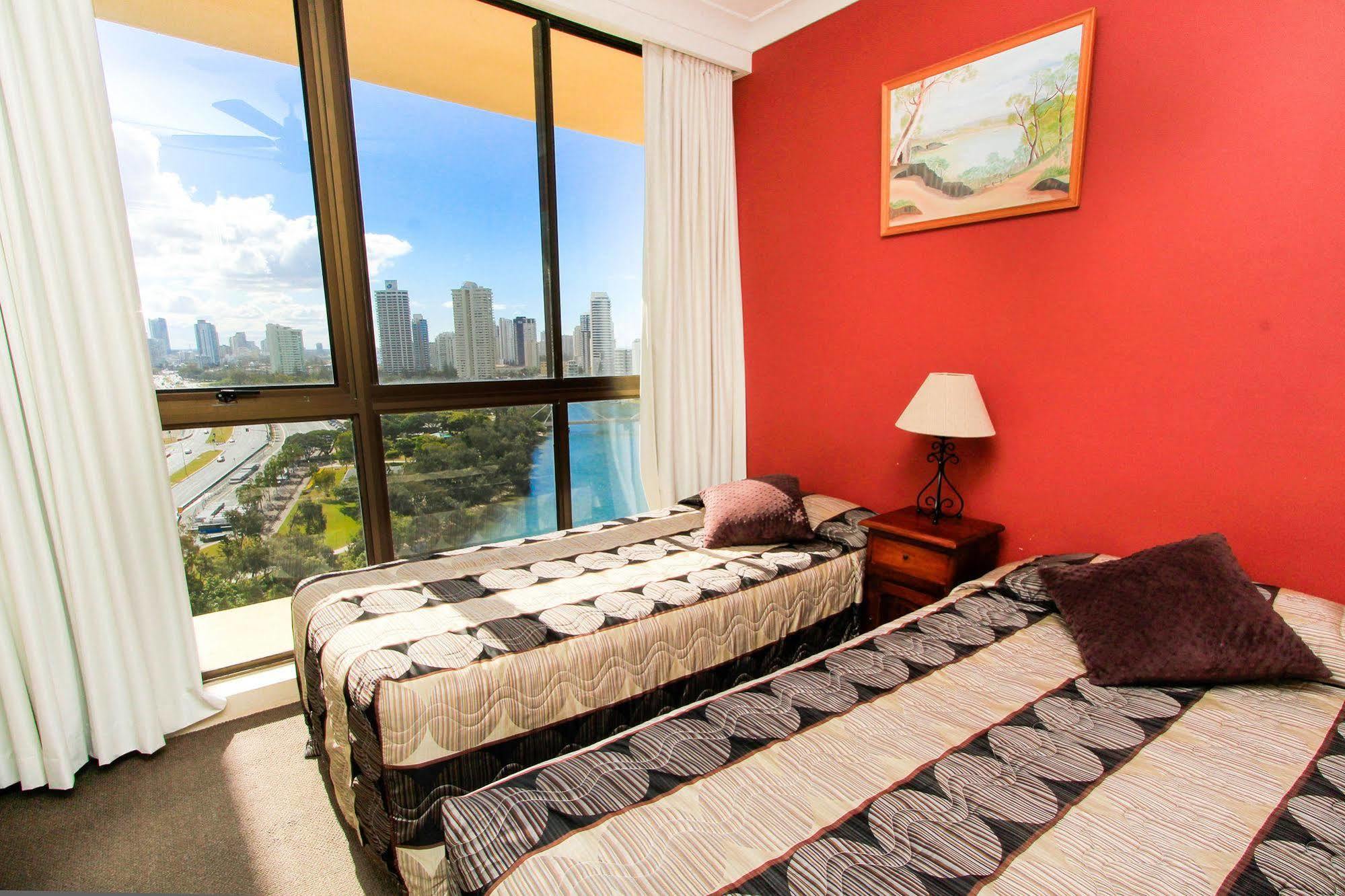 Capricorn One Beachside Holiday Apartments - Official Gold Coast Eksteriør billede