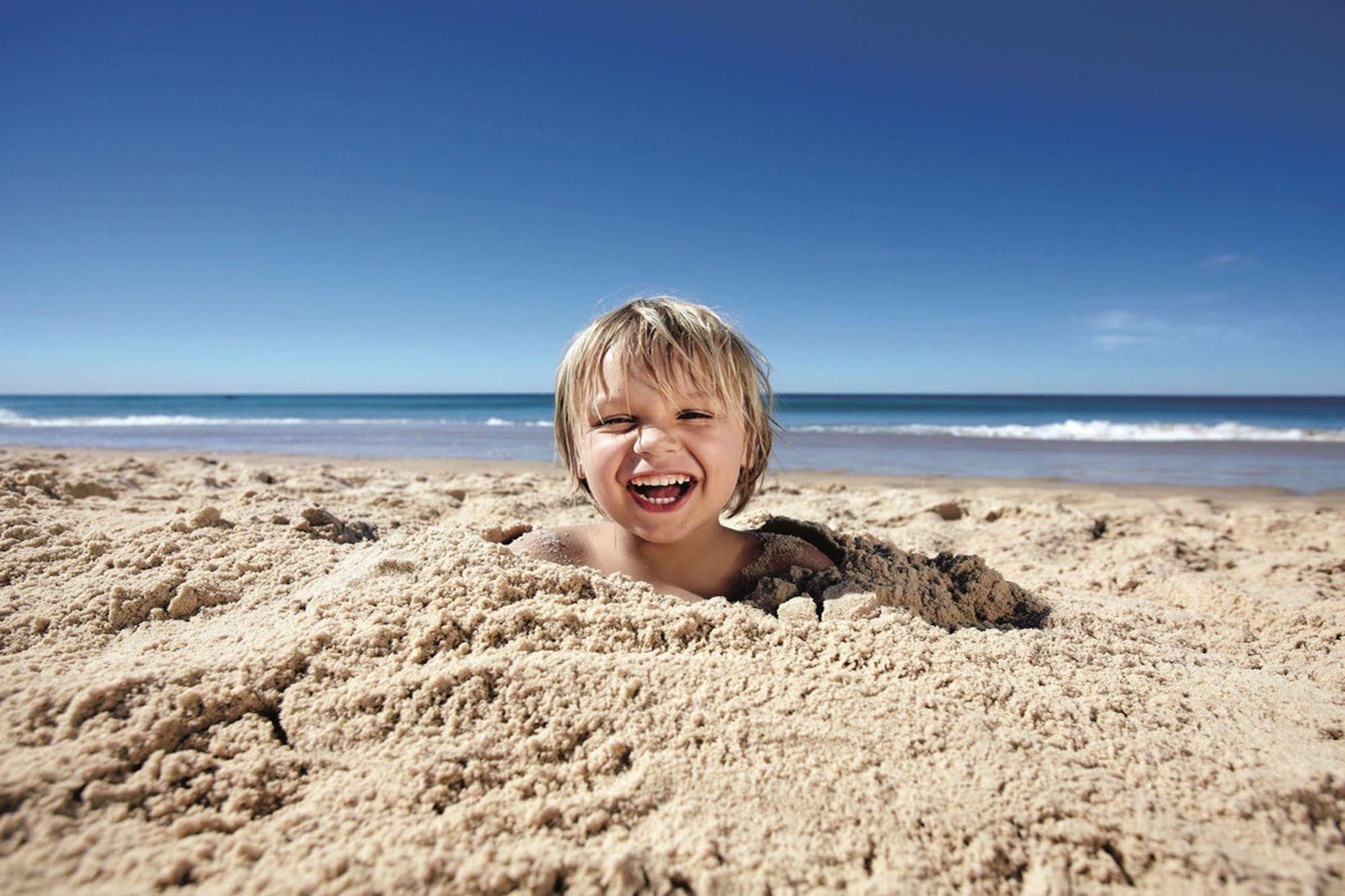 Capricorn One Beachside Holiday Apartments - Official Gold Coast Eksteriør billede