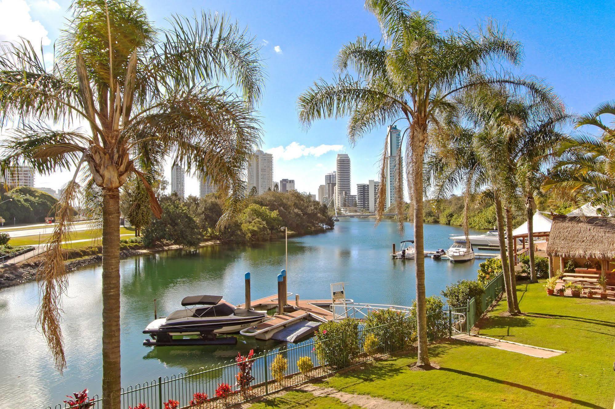 Capricorn One Beachside Holiday Apartments - Official Gold Coast Eksteriør billede
