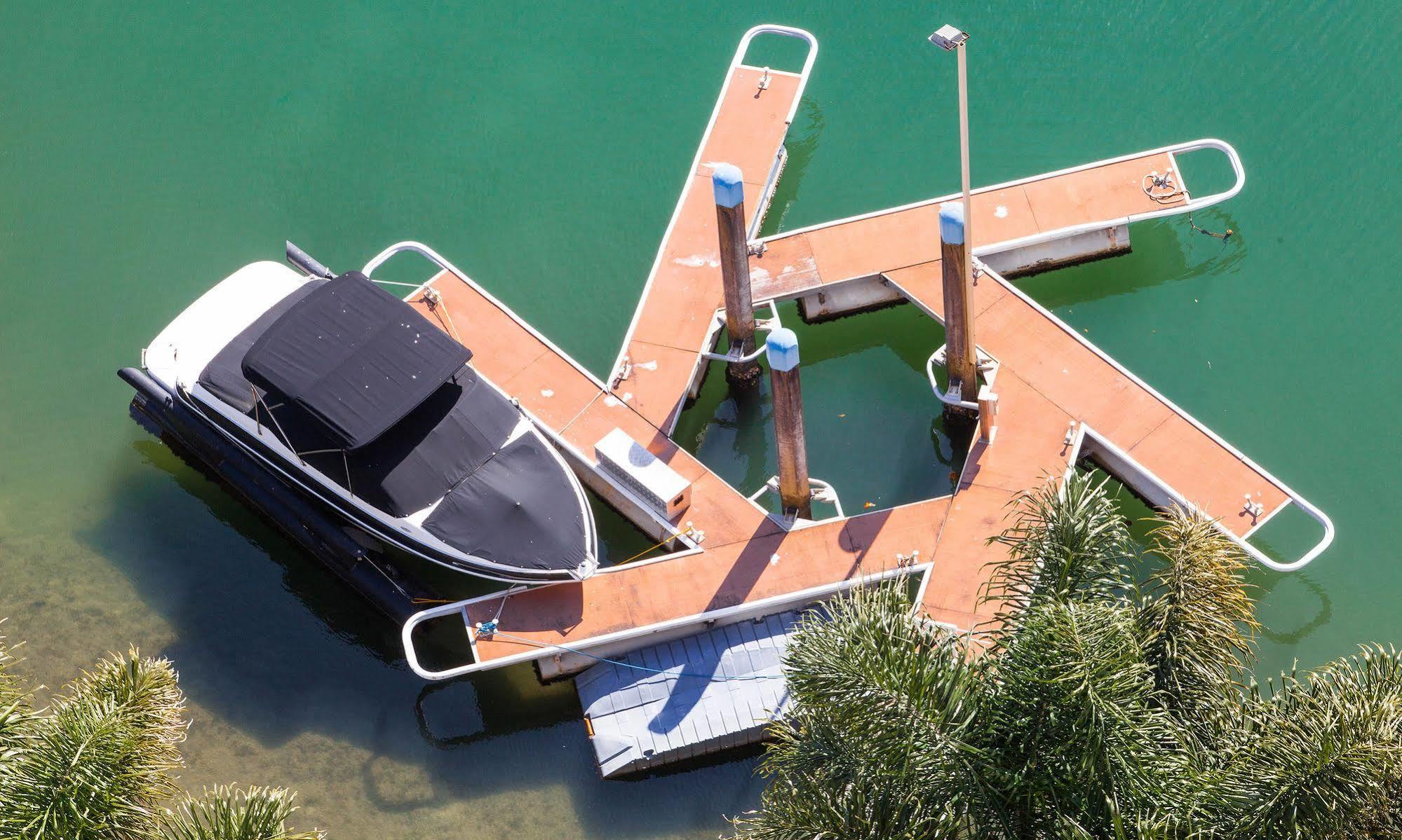 Capricorn One Beachside Holiday Apartments - Official Gold Coast Eksteriør billede